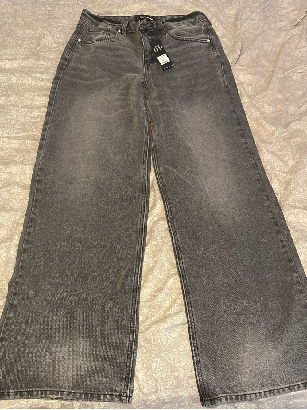 Fashion Nova Women's Wide-Leg Jeans in Washed Black